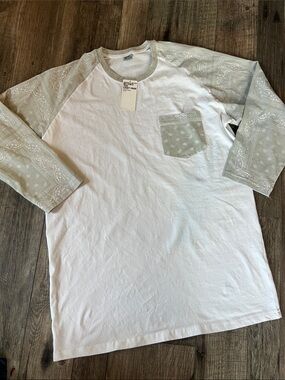 Men's White Raglan Long Sleeve Shirt with Light grey Bandana Sleeves